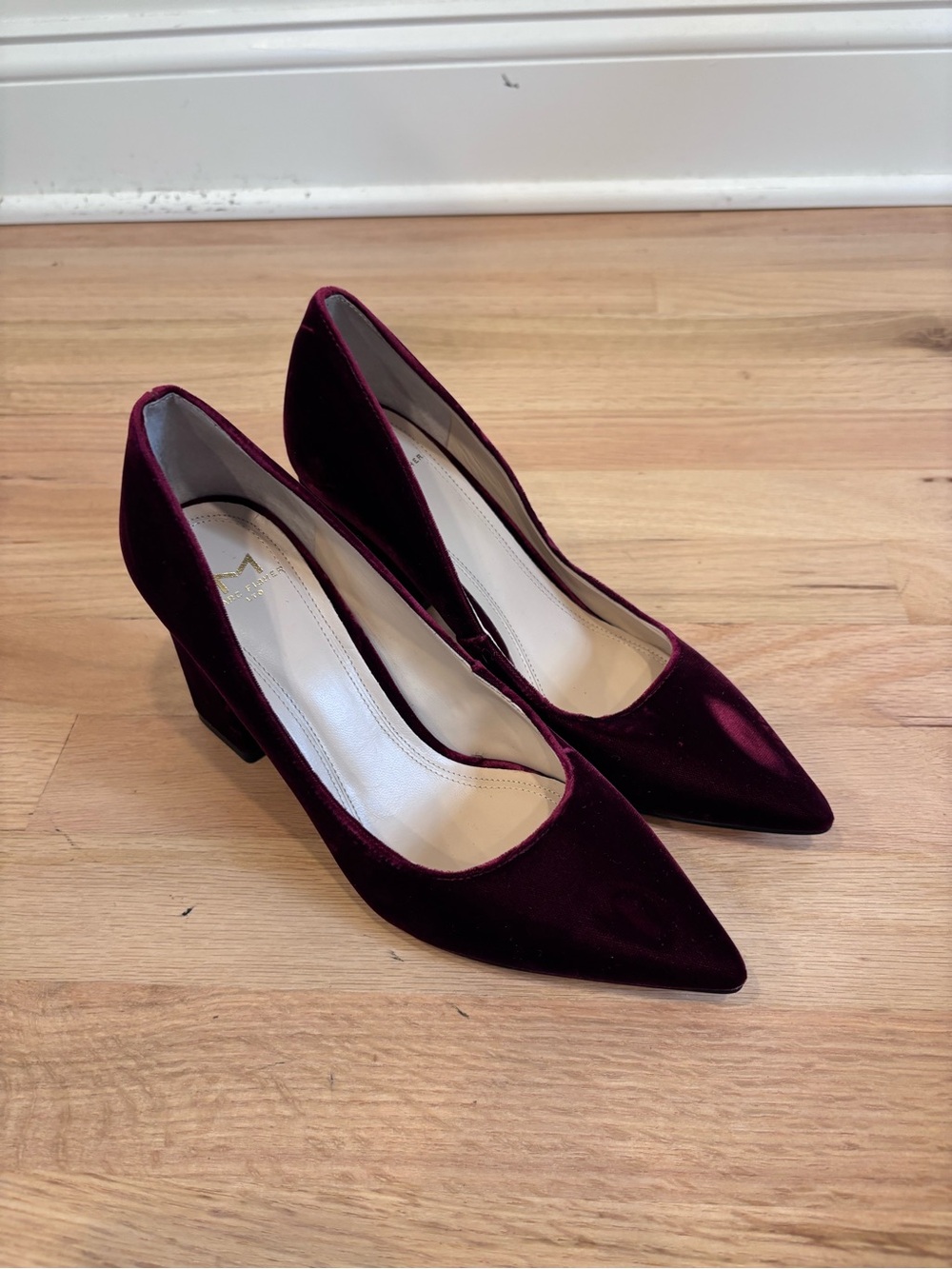 Marc Fisher maroon velvet pumps 6.5M